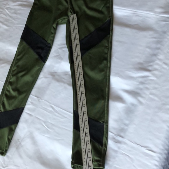 Women’s size large series 8 green with black mesh leggings - Picture 6 of 8
